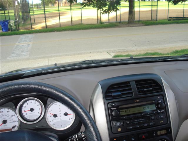 2004 Toyota RAV4 Unknown