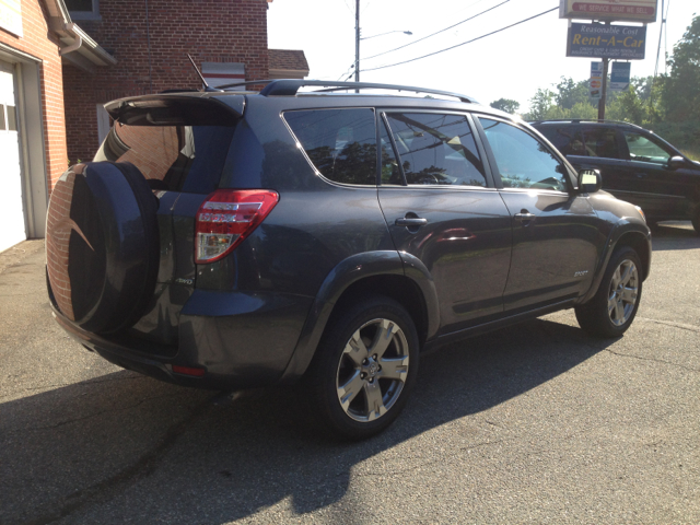 2010 Toyota RAV4 SE V-6