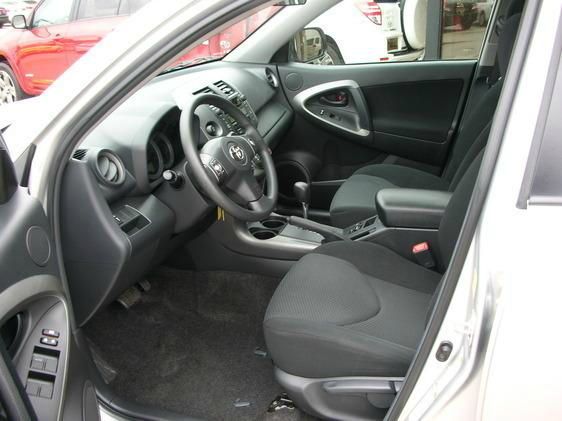 2010 Toyota RAV4 SE V-6