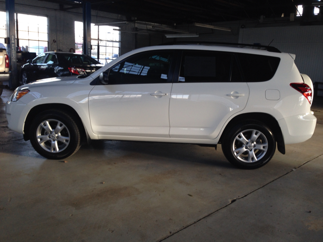 2011 Toyota RAV4 Sle25004x4