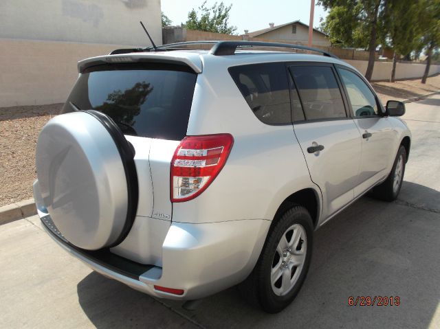 2011 Toyota RAV4 5dr 7-pass Van LE AWD (SE)
