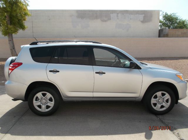 2011 Toyota RAV4 5dr 7-pass Van LE AWD (SE)