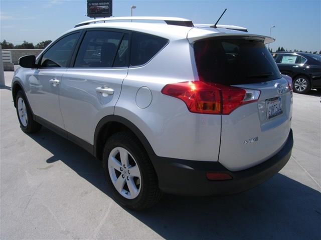2013 Toyota RAV4 SEL Sport Utility 4D