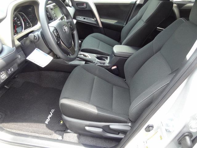 2013 Toyota RAV4 SE 4 Dr