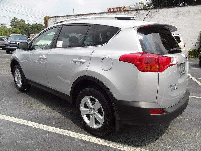 2013 Toyota RAV4 SE 4 Dr