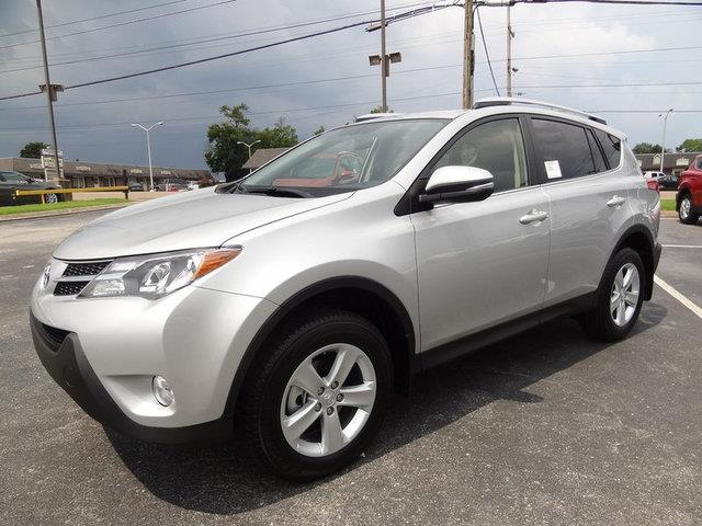 2013 Toyota RAV4 SE 4 Dr