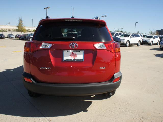 2013 Toyota RAV4 SEL Sport Utility 4D