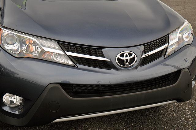 2013 Toyota RAV4 SLT 25