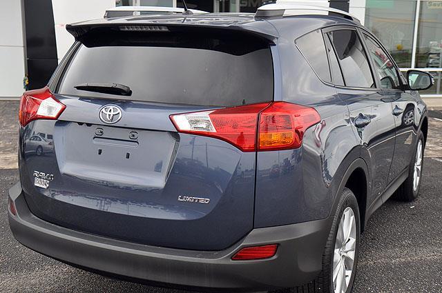2013 Toyota RAV4 SLT 25