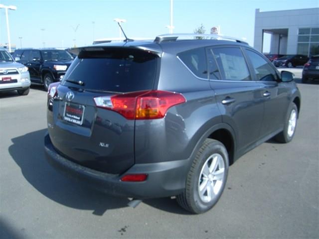 2013 Toyota RAV4 SEL Sport Utility 4D