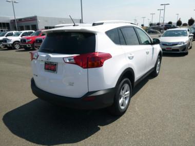 2013 Toyota RAV4 SE 4 Dr