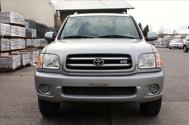 2001 Toyota Sequoia SLT 25
