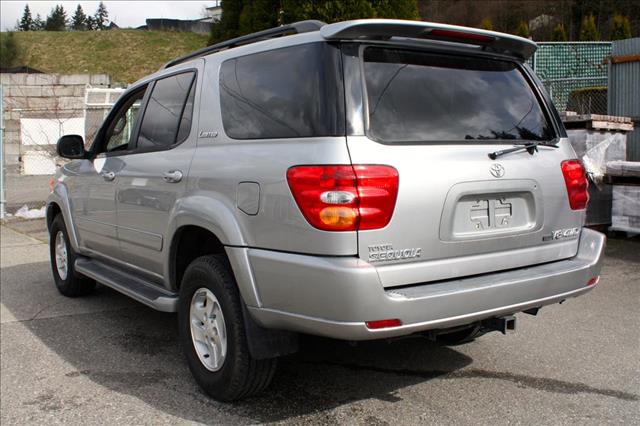 2001 Toyota Sequoia SLT 25