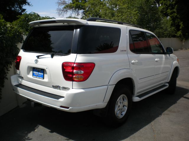 2002 Toyota Sequoia Super
