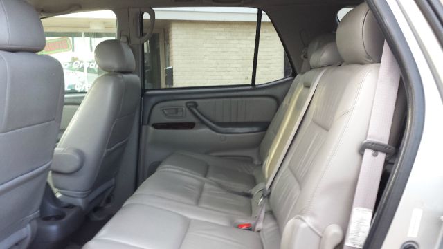 2002 Toyota Sequoia Super