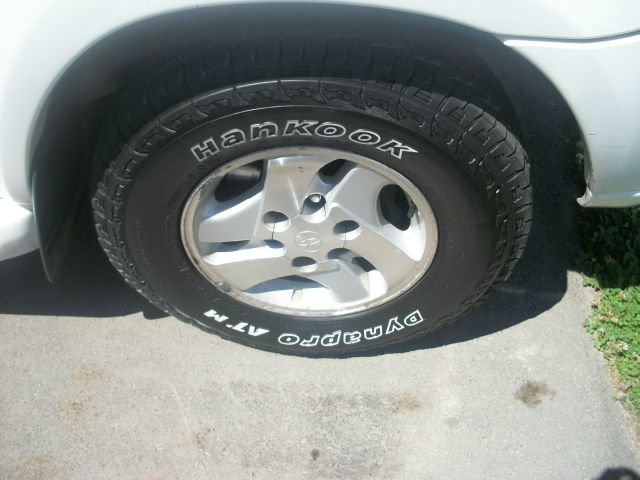 2002 Toyota Sequoia Super