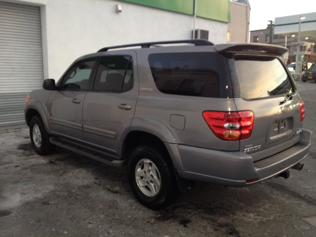 2002 Toyota Sequoia Super