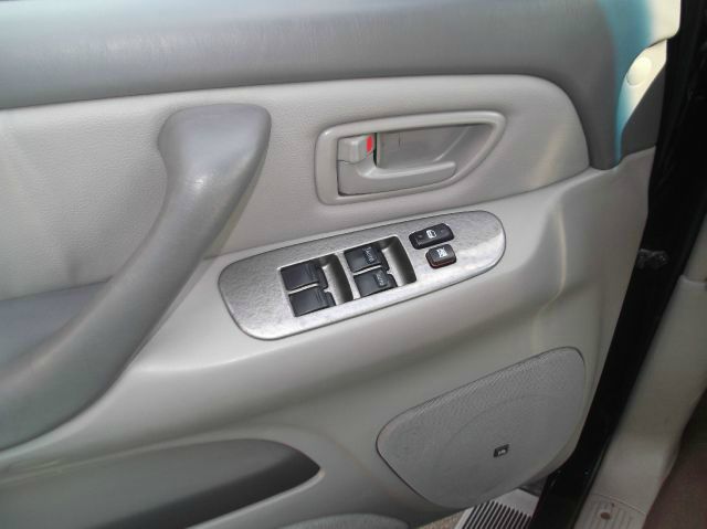 2002 Toyota Sequoia Super
