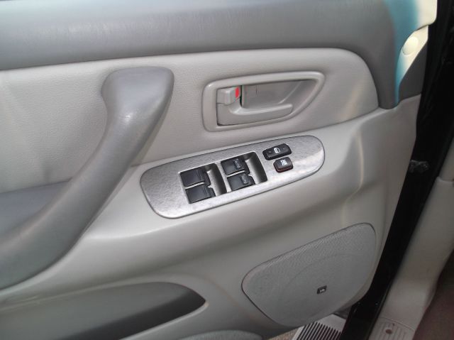 2002 Toyota Sequoia Super