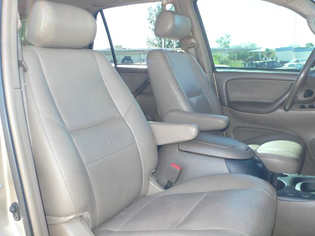 2003 Toyota Sequoia L.T. 4-w.d. 5.3L