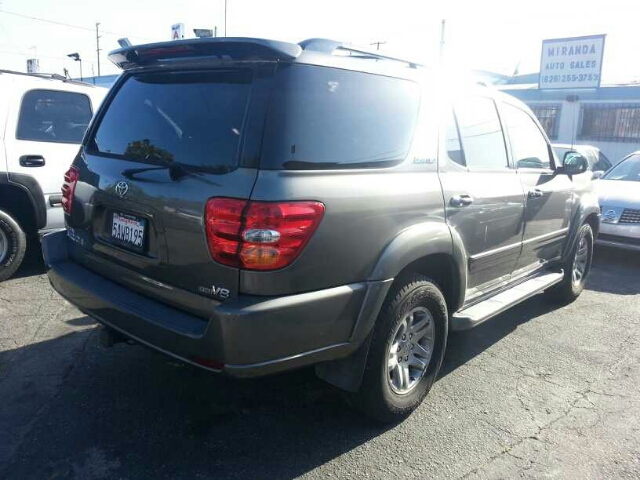 2003 Toyota Sequoia SLT 25