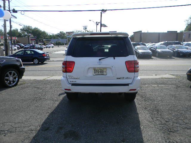 2004 Toyota Sequoia Super