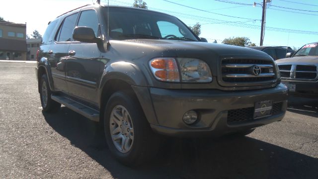 2004 Toyota Sequoia Super