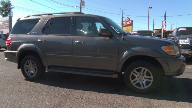 2004 Toyota Sequoia Super