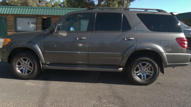 2004 Toyota Sequoia Super