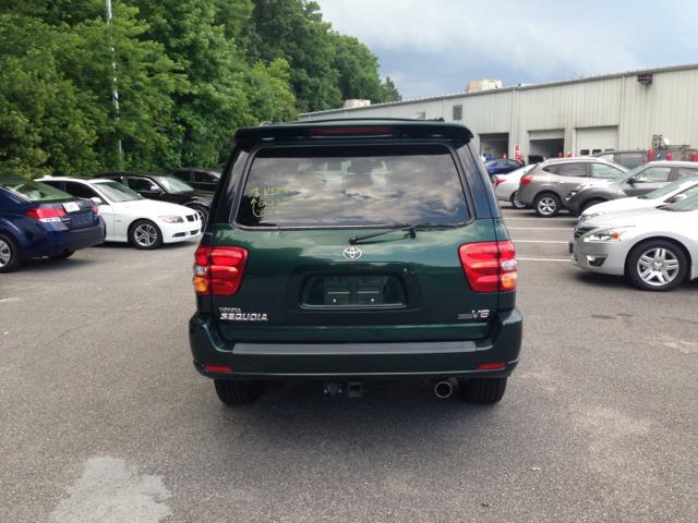 2004 Toyota Sequoia SLT 25