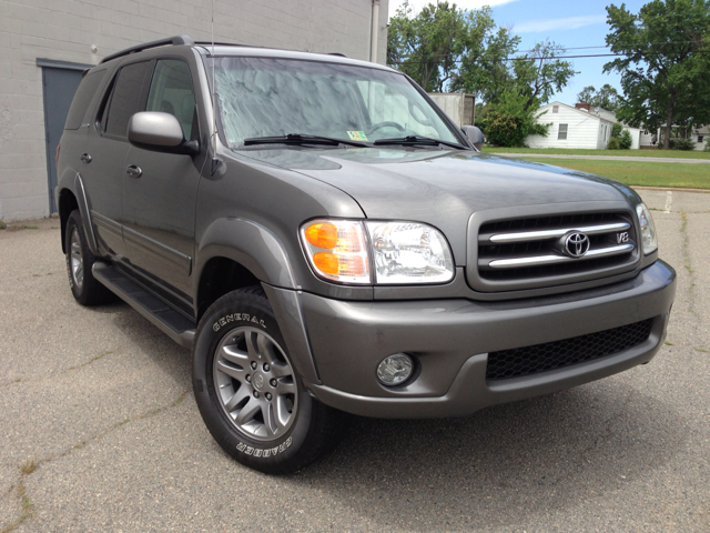 2004 Toyota Sequoia Super