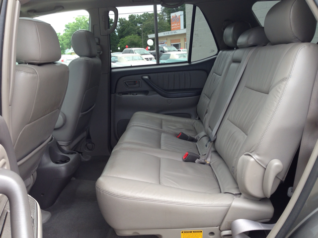 2004 Toyota Sequoia Super