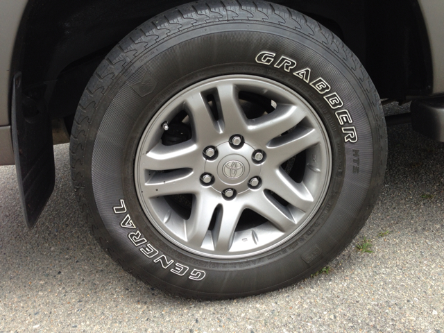 2004 Toyota Sequoia Super