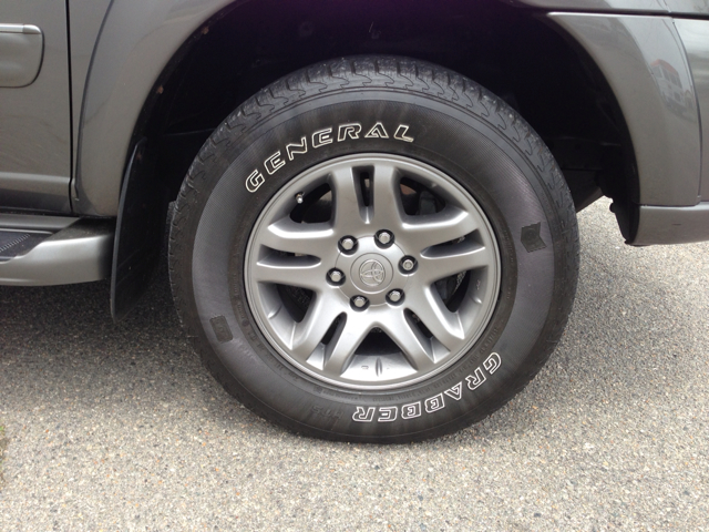 2004 Toyota Sequoia Super