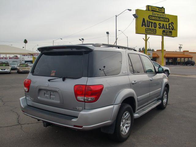 2005 Toyota Sequoia SLT 25
