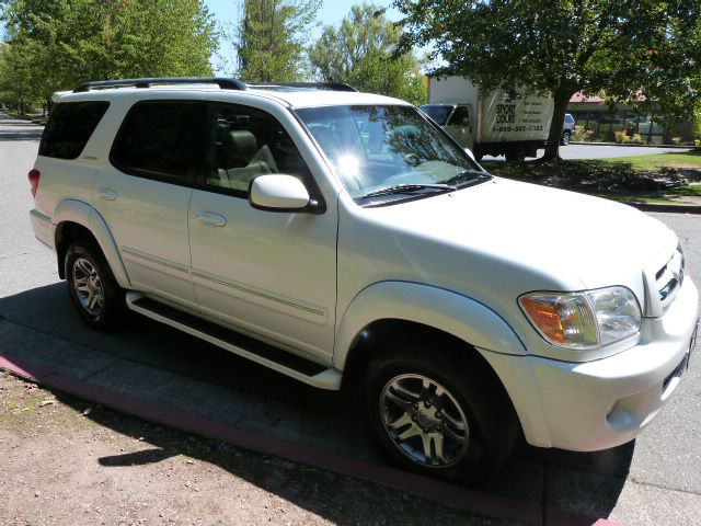 2005 Toyota Sequoia Super