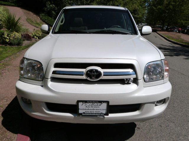 2005 Toyota Sequoia Super