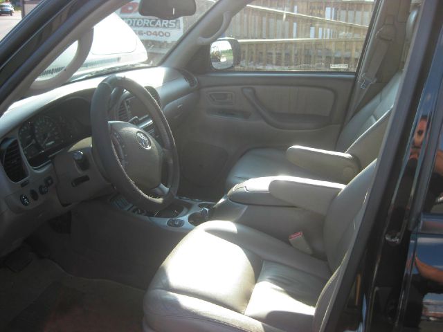 2005 Toyota Sequoia Super