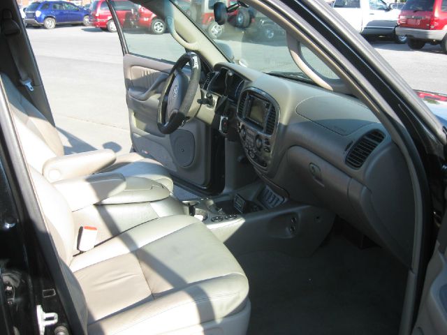 2005 Toyota Sequoia Super