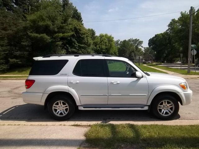 2005 Toyota Sequoia Super
