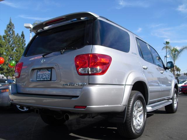 2006 Toyota Sequoia SLT 25