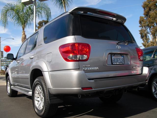 2006 Toyota Sequoia SLT 25