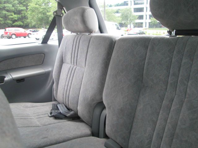 1998 Toyota Sienna SEL Sport Utility 4D
