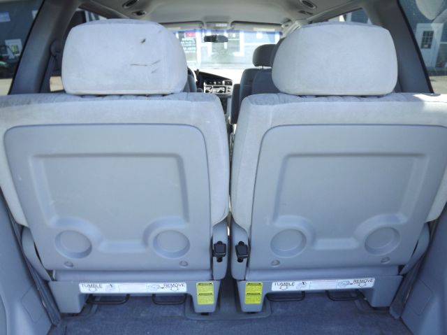 1998 Toyota Sienna SEL Sport Utility 4D