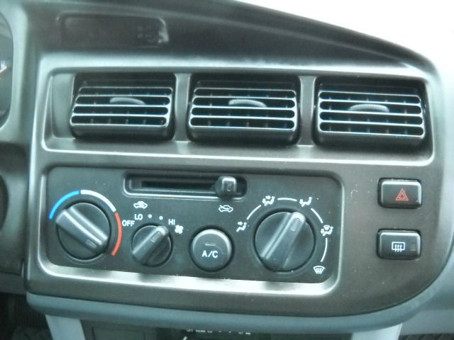 1998 Toyota Sienna LE - 4x2