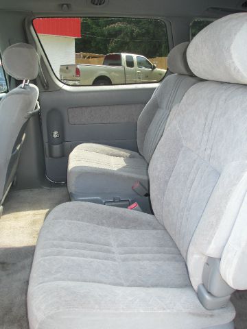 1998 Toyota Sienna LE - 4x2