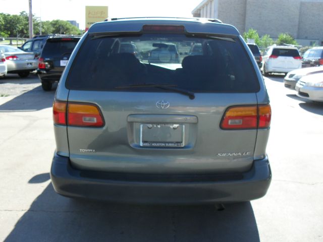 1998 Toyota Sienna SEL Sport Utility 4D