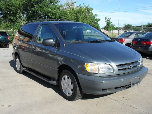 1998 Toyota Sienna SEL Sport Utility 4D