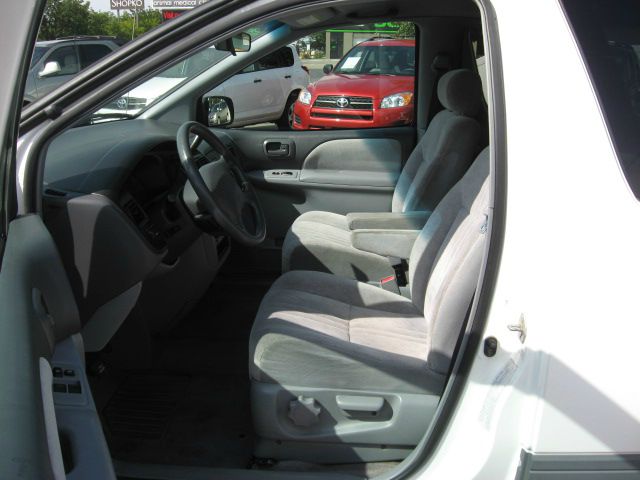 1999 Toyota Sienna SEL Sport Utility 4D