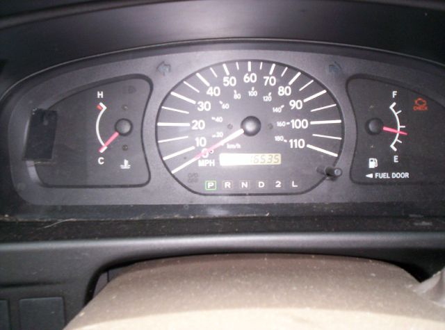 1999 Toyota Sienna Custom Super Clean WITH LOTS OF TOYS